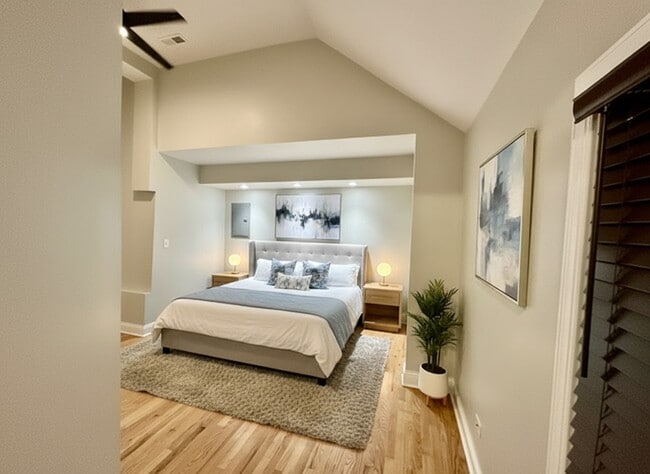 Photo - 2009 W 17th St