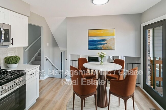 Photo - 242 S Harper Ave