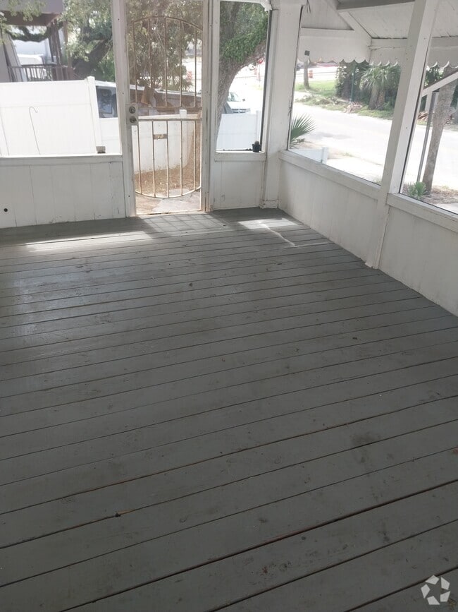 Building Photo - 211 S Oleander Ave Unit #1 Rental