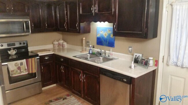 Photo - 1716 Ward Ave NE