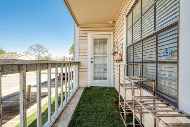 Photo - 2750 Holly Hall St Unidad 1707