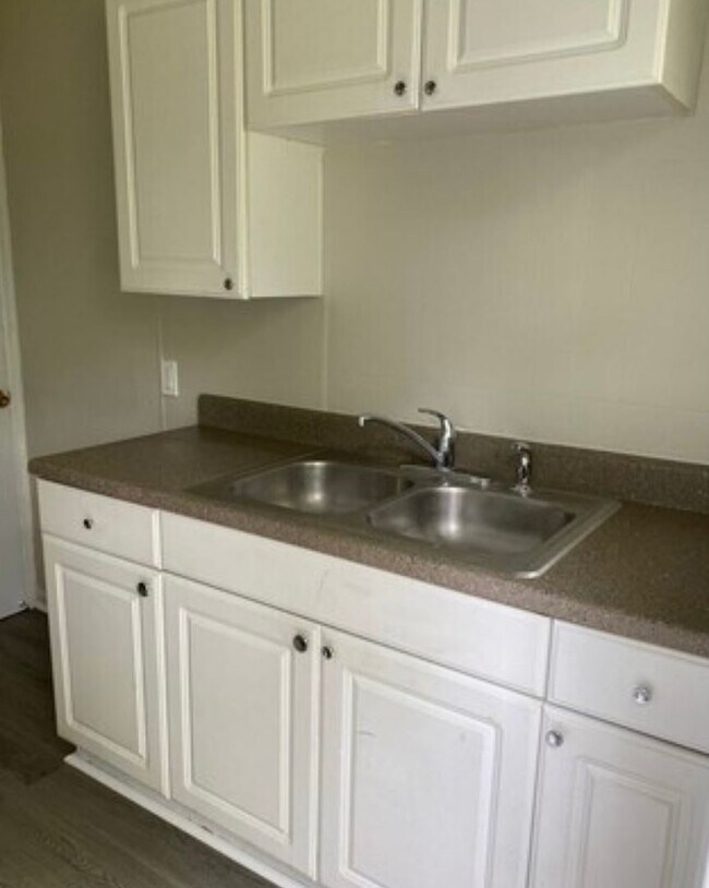 Photo - Cute Midtown 2 Bedroom Duplex