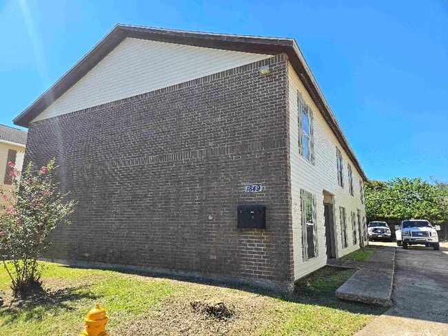 Photo - 1849 Southpointe Dr