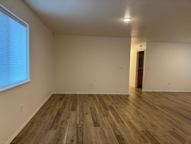 Photo - Single Level Home in McMinnville - Pets Allowed