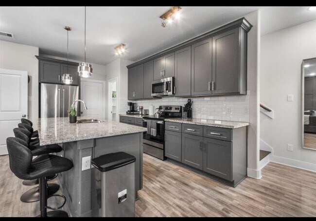 Photo - 4681 Bellfort Ave Unit B