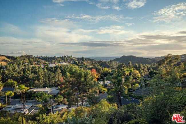 Photo - 2701 Lake Hollywood Dr