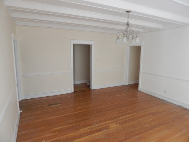 Photo - 5211 S Greenwood Ave