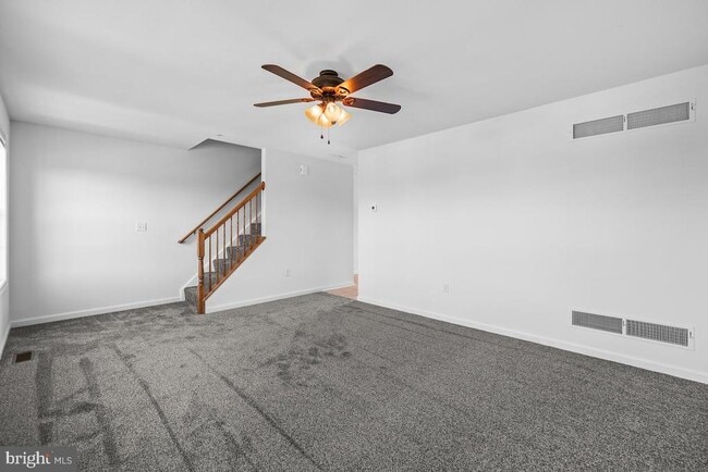 Photo - 112 Breezewood Dr