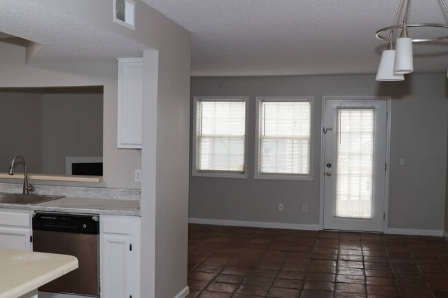 Photo - 3638 Spring Trce