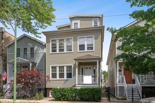 Photo - 1652 W Nelson St Condo Unit 1