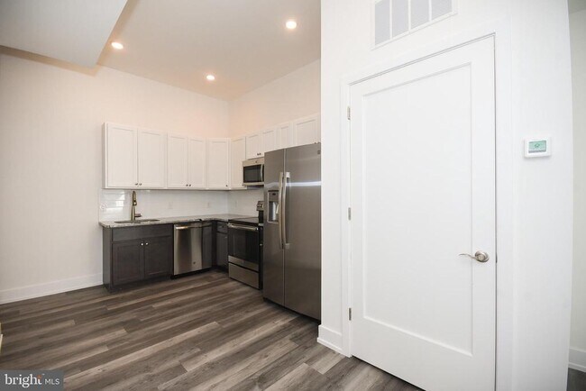 Photo - 6164 Ridge Ave Unit 203