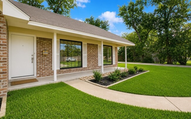 Photo - 1801 Benbow Wy