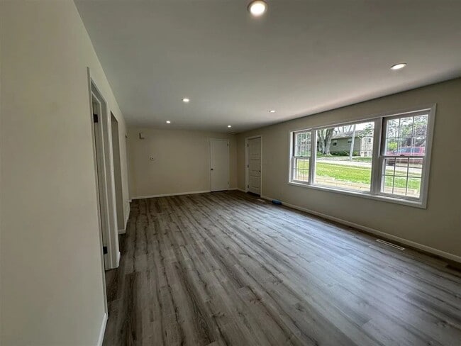 Photo - 3004-3006 Stanford Ave