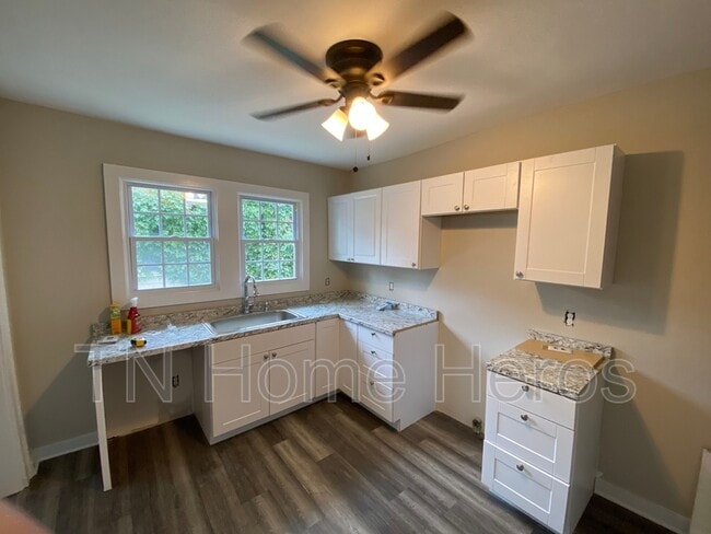 Photo - 2805 Ontario St