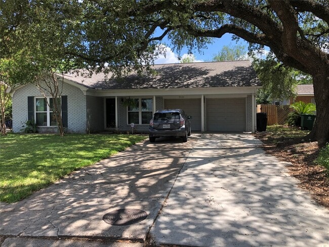 Building Photo - 7031 Langdon Ln