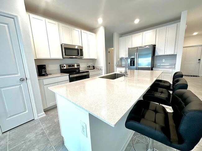 344 Loch Ct