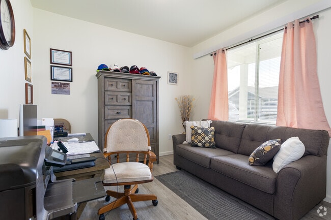 Guest bedroom/office