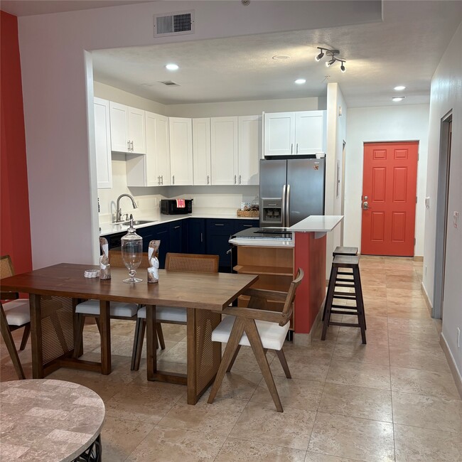 Photo - 9420 Seawall Blvd Unidad 605