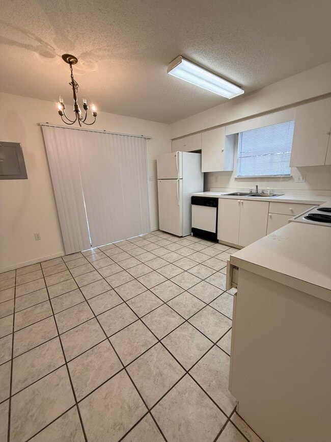 Photo - 946 Rachel Dr