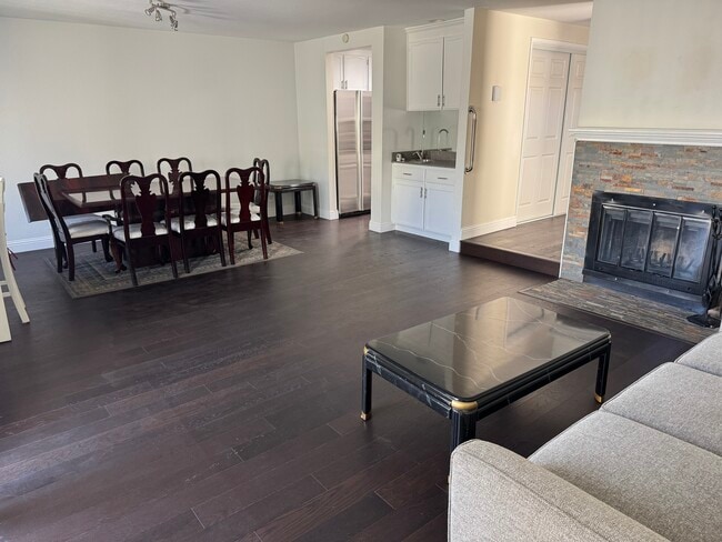 Photo - 2201 The Alameda Unit 16