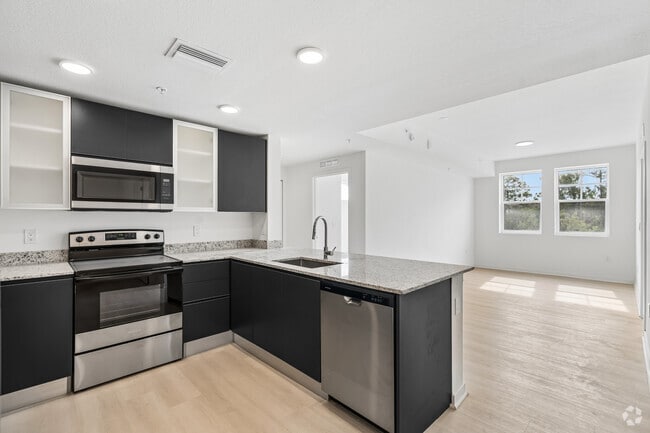 2BR, 2BA w/ Den - 1,085SF - Kitchen