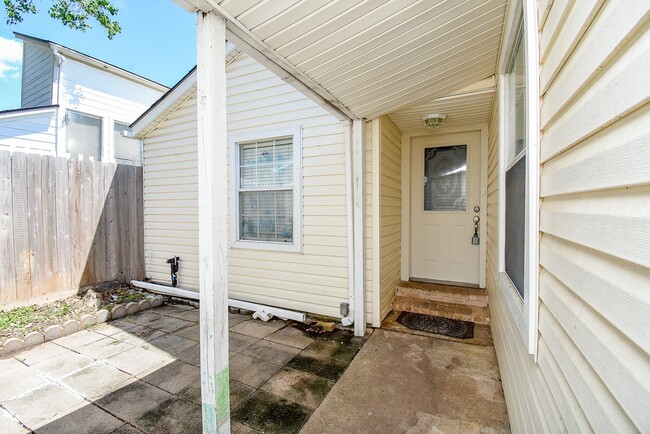 Photo - 11366 Oakcenter Dr