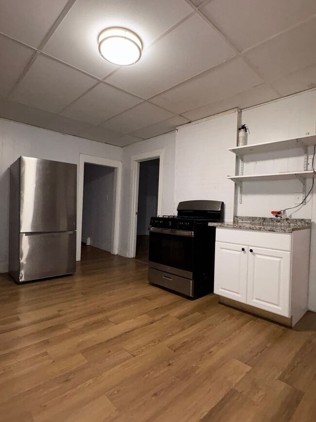 Building Photo - 58-60 Temple Street Unit 58-60 Temple St, 1st Fl