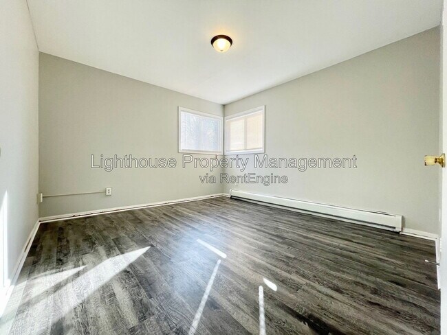 Photo - 3215 Marshall Ave SE