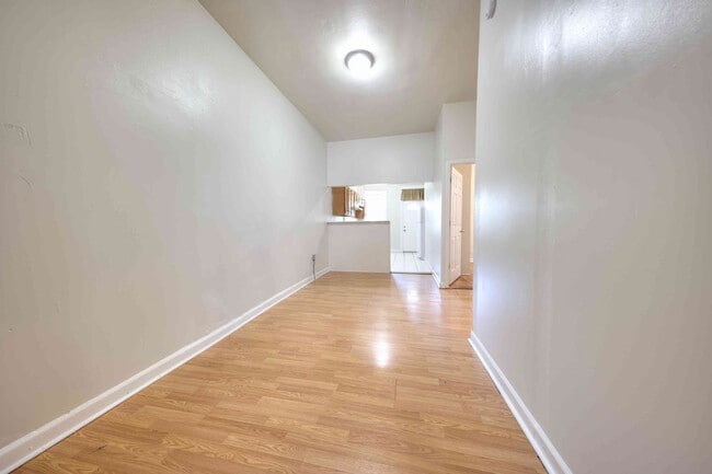 3652 Bates St Unit 3654