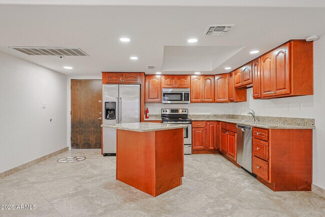 7920 E Camelback Rd Unit 111