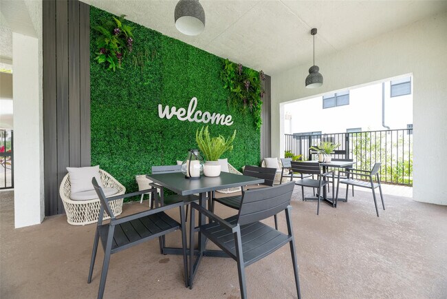 Building Photo - 4081 Sunset Wy