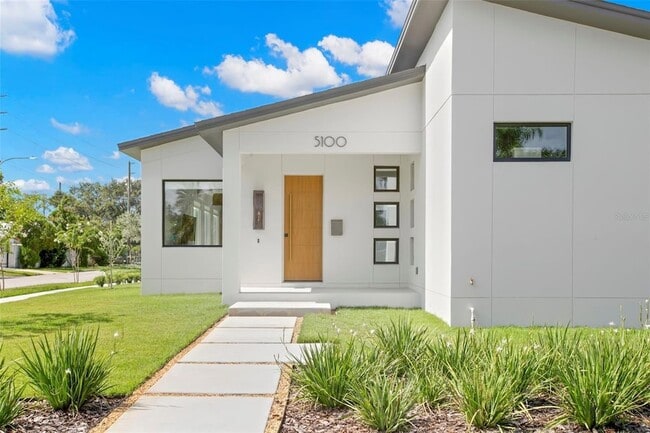 Photo - 150 51st St N