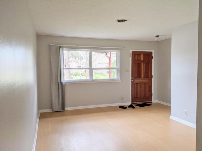 Photo - 5527 Darnell St