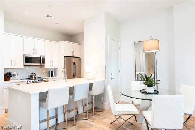 Photo - 101 8th St S Unidad 206