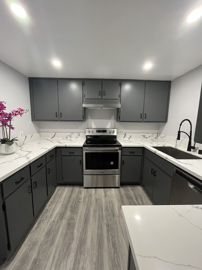 Photo - 1603 E Cypress St Unit A