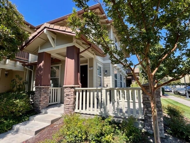 Photo - Beautiful 3BD/3BA, Two-Story Corner Unit C...