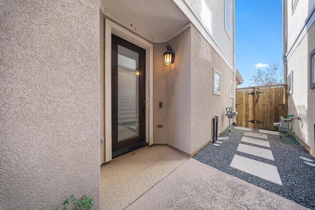 Photo - 6755 Highclere Manor Ln