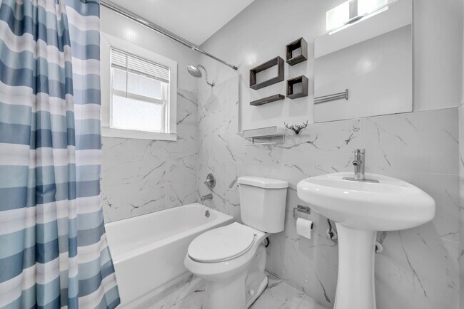 Photo - 1815 McKinley St Unidad 8