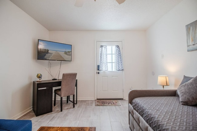 Photo - 3120 Peel Ave Unidad 2