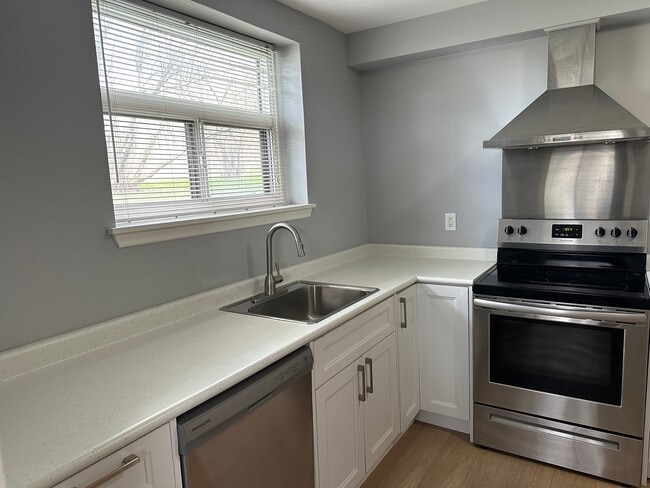 Photo - Spacious 2 Bedroom Apartment for Rent in Oshawa – Most Utilities Included! Unit Apt. 1