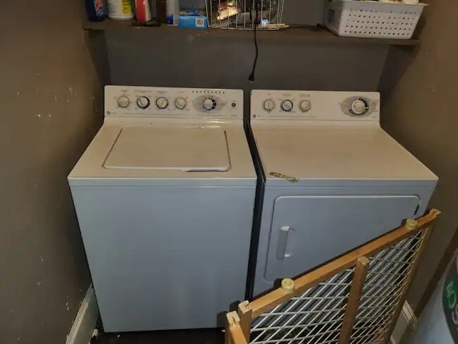 Photo - 200 Clisby Plz