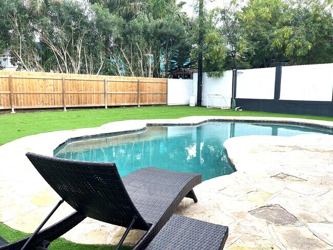 Photo - 218 W Lantana St