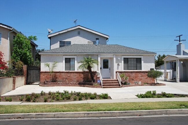 6037 Comey Ave