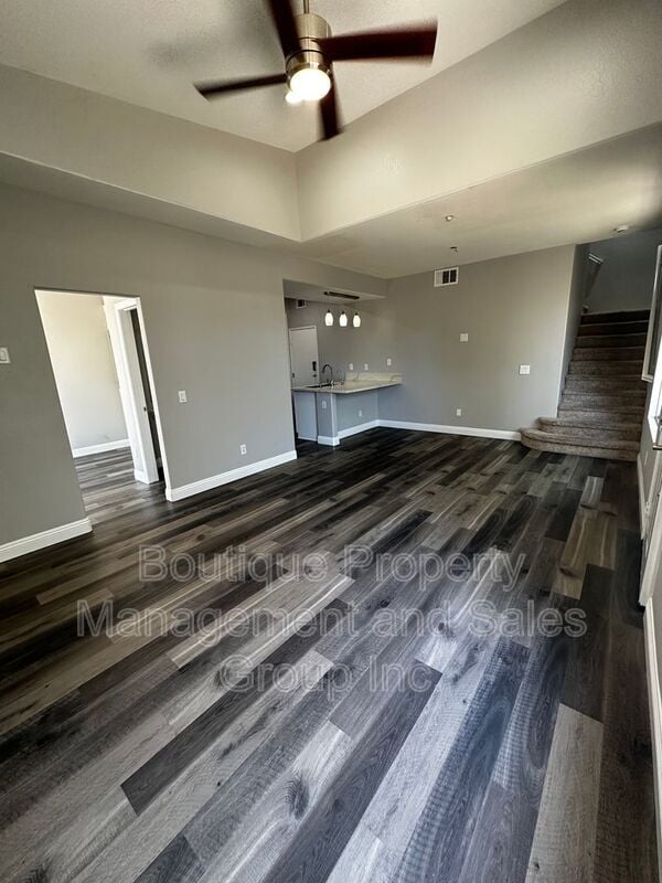 Photo - 1455 E Holcomb Pl
