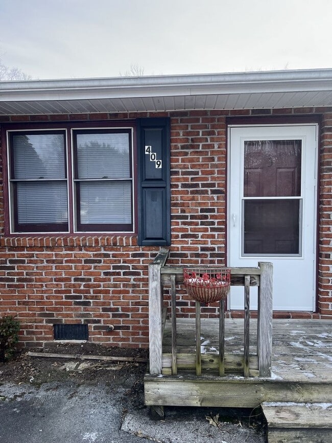 Building Photo - Move in Ready! Cozy & Modern 1-Bedroom Haven Unit 409BRKHAVEN3