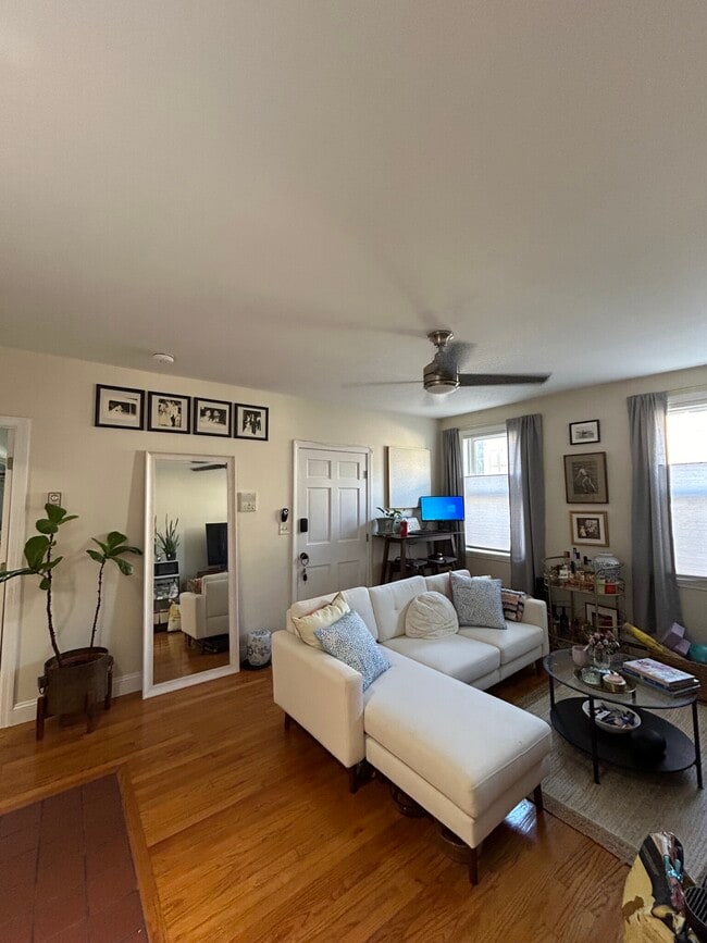 Building Photo - 117 Chiswick Rd Unit #207 Rental
