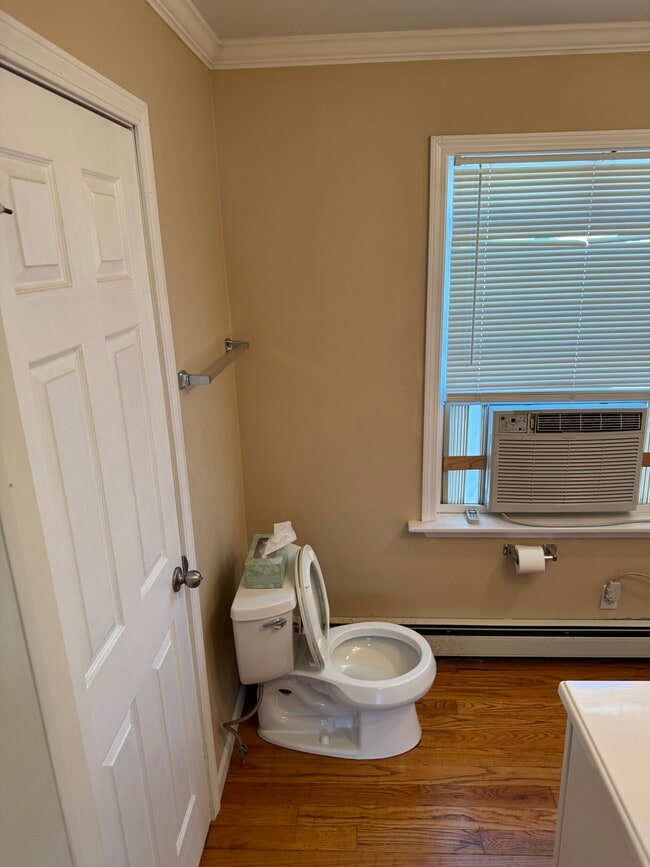 Photo - 1435 W 32nd St