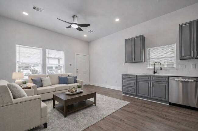 Photo - 7993 Attwater St