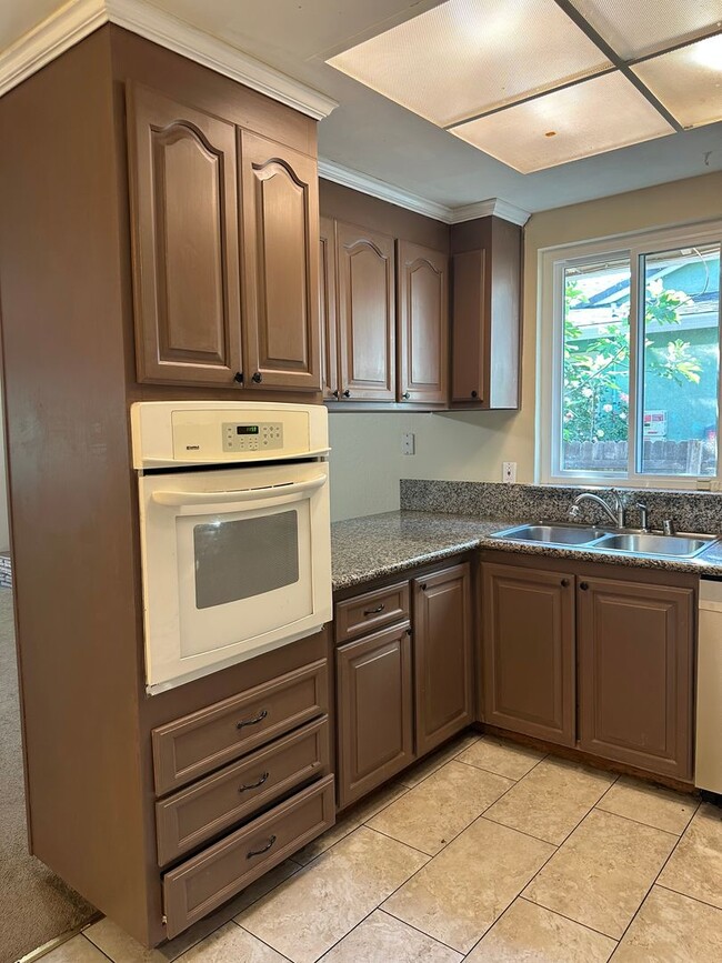 Photo - 4 Bdrm 2 Bath located in Elk Grove Unifed School District