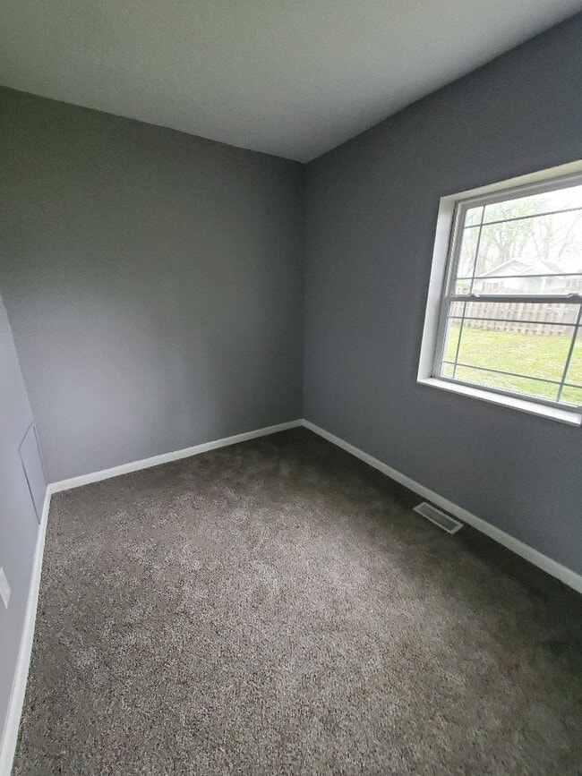 Photo - 106 E Madison St